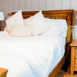Ontario hotels &amp; apartments, all accommodations in Ontario